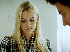 Blondinka, Lizanje, Naravne joške, Orgazem, Muco, Jahanje, Obrito, Koščena