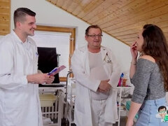 Arabky, Velké kozy, Prsatá, Doktor, Vyšetření, Fetiš, Gynekologie, Teenka