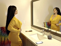 Stor kuk, Avsugning, Brittisk, Slick, Onani, Trosor, Tatuering, Tuttar