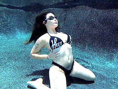 Bikini, Under vattnet
