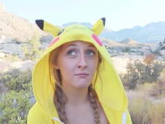 Oeffentliche Pokemon-Parodie geht schief - Big tits in POV hardcore outdoors