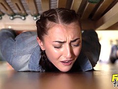 Blondine, Universitet, Komme i munden, Sædskud, Orgasme, Ridning, Trekant, Bryster