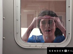 Grosse bite, Sucer une bite, Brunette brune, Attrapée, Branlette thaïlandaise, Masturbation, Infirmière, Transsexuelle