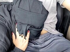 Shibraa gives a handjob in her hijab while enjoying the ride with Shamir Sikandar