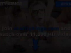 Stor pik, Brunette, Langt ned i halsen, Hundestilling, Dukke, Fed, Fisse, Realitet