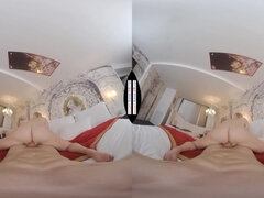 Hot curvy MILF in VR crazy porn video