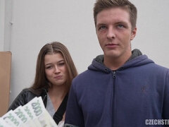 Leie, Blasen, Freund, Braunhaarige, Tschechisch, Freundin, Öffentlich, Realität