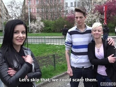 Rubia, Morena, Pareja, Checa, Sexo duro, Lamidas, Dinero, Cabello corto