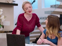 Grote kont, Blond, Hd, Lesbisch, Ondergoed, Realiteit, Stiefmoeder, Zuigen