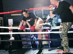 Verga grande, Tetas grandes, Mamada, Masturbación, Cabello corto, Nalgadas, Tetas, Tren