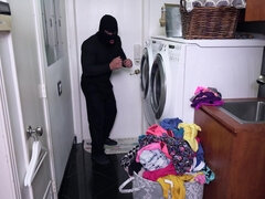 Lízaní zadků, Ložnice, Velké kozy, Stříkání spermatu, Na pejska, Hd, Přírodní prsa, Kalhotky