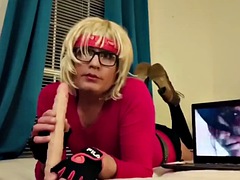 AMAZING DILDO DEEPTHROAT SISSY SLUT SISSY ASS IN THE WINDOW