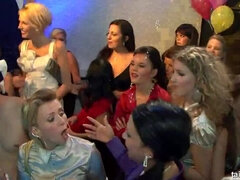 Grote lul, Aangekleed, Vrouw, Likken, Feest, Kousen, Zuigen, Nat