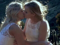 Blondinka, Lepe, Prstni, Poljubljanje, Lizanje, Zunaj, Muco, Obrito