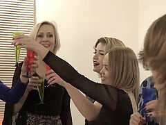 Kummallinen, Klubi, Vanhempi, Äiti jota haluaisin panna