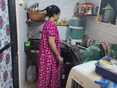 Täti, Suihinotto, Lukio, Ensimmäinen kerta, Tyttöystävä, Intialainen, Keittiö