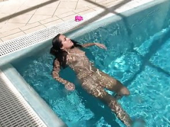 Jessica Lincoln hottest underwater gal