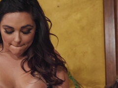 Petit ami, En levrette, Hard, Fille latino, Chatte, Transsexuelle, Plan cul à trois, Nénés