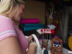 18 χρονον, Μεγάλος πούτσος, Μαύρος, Ξανθιά, Πίπα, Διαφυλετικό, Τέρας, Έφηβος