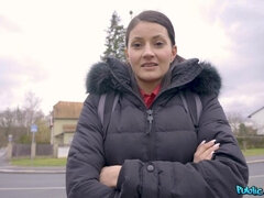 Amatør, Sort, Brunette, Sædskud, Komme på ansigtet, Håndjob, Udendørs, Strømper