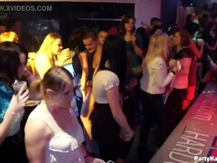 Enthousiasteling, Naakte man aangeklede vrouw, Bedriegen, Hardcore, Feest, Slet, Slet