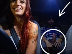 Amatör, Avsugning, Bil, Par, Sperma shot, Handjobb, Latina, Rödhårig