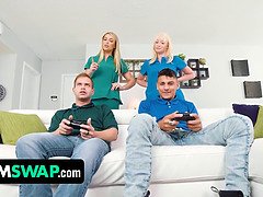 Velike joške, Fafanje, Zunanji izliv, Dekle drka tiča, Milf, Orgija, Zabava, Kričal