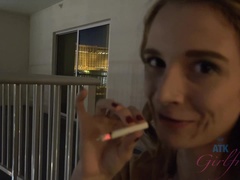 Fürdőszoba, Mocskos, Nagylány, Pirszing, Nézőpont, Vékony, Dohányzás, Begyek