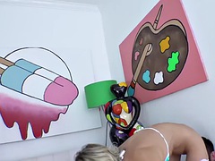 Röv slick, Baben, Stor kuk, Avsugning, Piercing