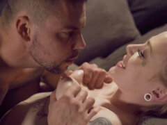 Blondine, Pummelig, Kehlenfick, Niederländisch, Brille, Hardcore, Nippel, Jungendliche (18+)