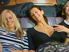 금발의, 오랄섹스, 자동차, 약간 뚱뚱한, 대단히, 밀프, 쓰리섬, 젖가슴