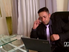 Anal, Røv, Store bryster, Komme i munden, Give finger, Håndjob, Hæle, Lingerie