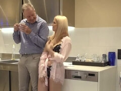 오랄섹스, 사정 샷, 깊은목구멍, 음경, 할아버지, 보지, 빨아들이는, 청소년