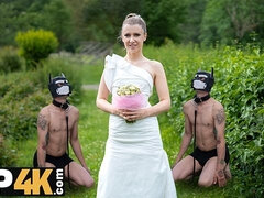 Pure queen - sex in public action - Bride 4K