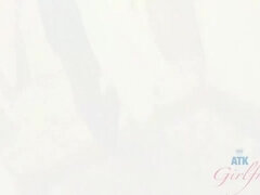 Blondýna, Hd, Piercing, Sprcha, Kouření, Teenka, Kozičky, Hračky