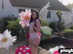 18 éves, Hatalmas hátsó, Édes, Fehérnemű, Szabadban, Egyedül, Tini