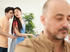 アジア人, お尻, デカ尻, 茶髪の, 手コキする, キッチン, 剃毛, オッパイの