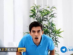 Peitos grandes, Boquete, Lambendo, Óleo, Xoxota, Raspar depilar, Sexo grupal a três, Tetas