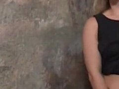18 ans, Amateur, Blonde, Sucer une bite, Fait maison, Mère que j'aimerais baiser, Jarretelles, Nénés