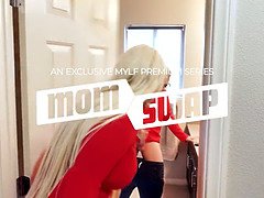 Store bryster, Blondine, Ældre lækkre kvinde, Mor jeg gerne vil kneppe, Mor, Skrige, Bryster, Kone