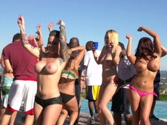 Spring break spiced up with sex