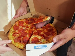 Joseline Kelly gargled on pizza boy's dick & shoved it deep inside her slit
