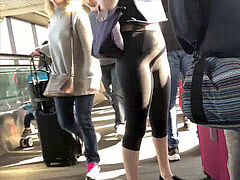handsome nubile candid arse in yoga pants