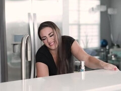 Melanie Hicks: Revenge of the Stepmom with Big Tits