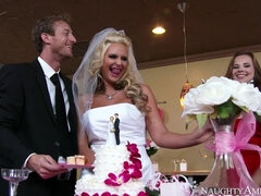 Arschlecken, Schlafzimmer, Grosser arsch, Braut, Fußfetisch, Flotter dreier, Titten, Hochzeit