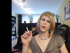ash-blonde Smoker Kittie