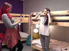 Sovrum, Avsugning, Snopp, Doggystyle, Naturliga tuttar, Pov, Fitta, Kort hår