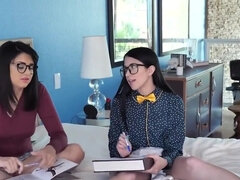 Chica, Mamada, Semen en la boca, Polla, Cuadrupleta, Sexo duro, Pov, Tabú