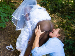 Babe, Stor røv, Sort, Brunette, Pik, Hd, Imellem racer, Udendørs