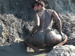 Strand, Store pupper, Brunette, Barmfager, Skitten, Offentlig, Alene, Pupper